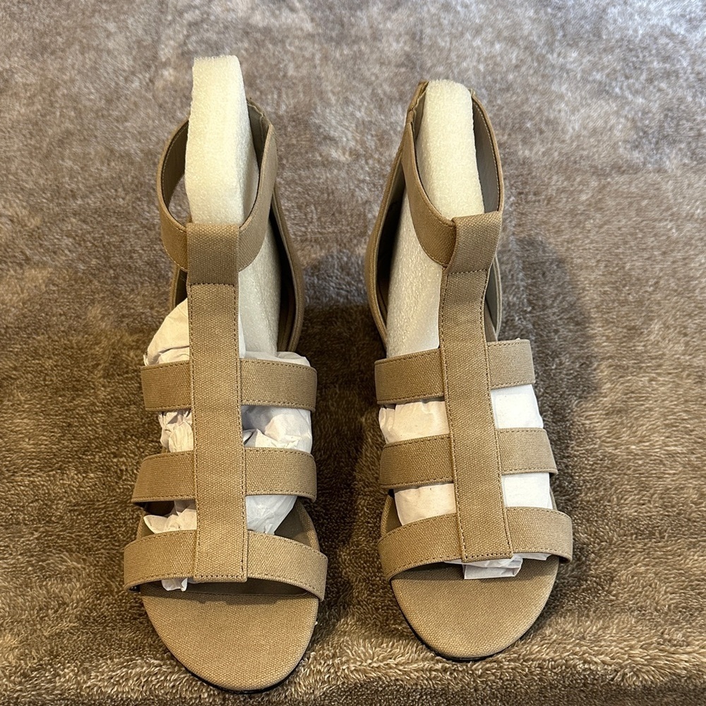 Massey’s Brand Chic Tan Women's Sandals